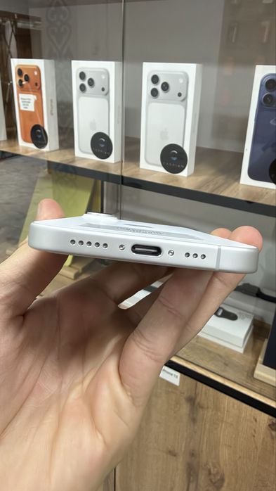 iPhone 16
