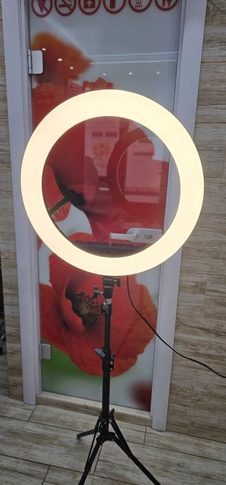 LED лампа 21 инча /53 см/