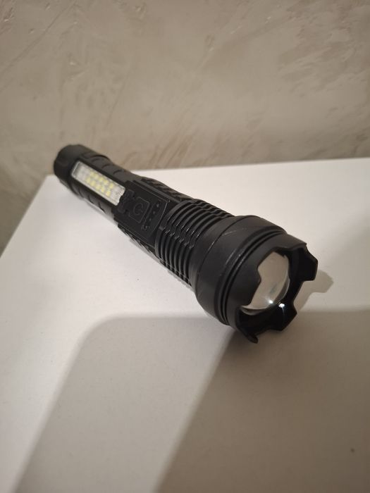 Мултифункционален фенер LED