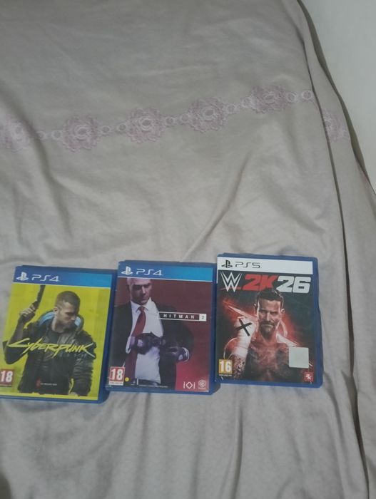 Vand sau schimb jocuri PS4 si PS5
