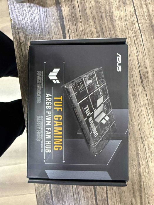 Продам Asus tuf gaming argb pwn fan hub