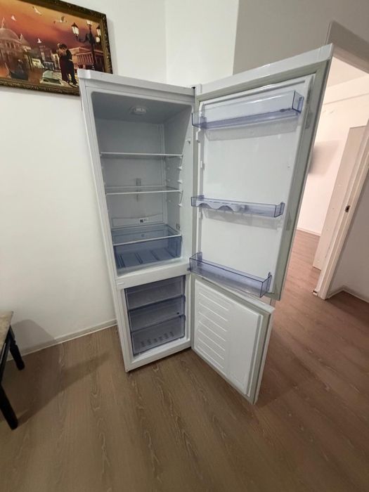 Продается рабочий Холодильник