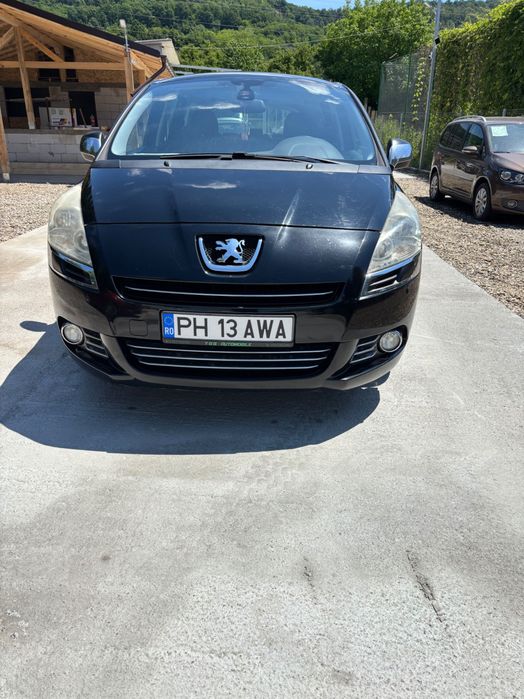 PEUGEOT 5008 2011