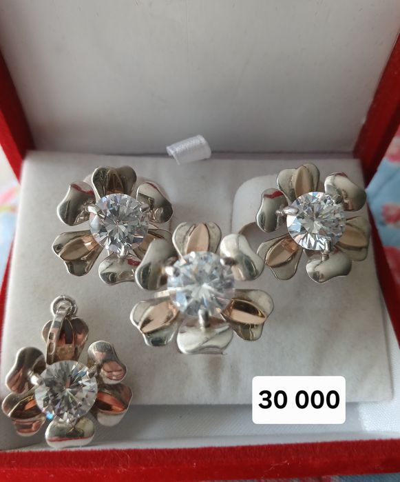 Продам наборы из серебра Украина