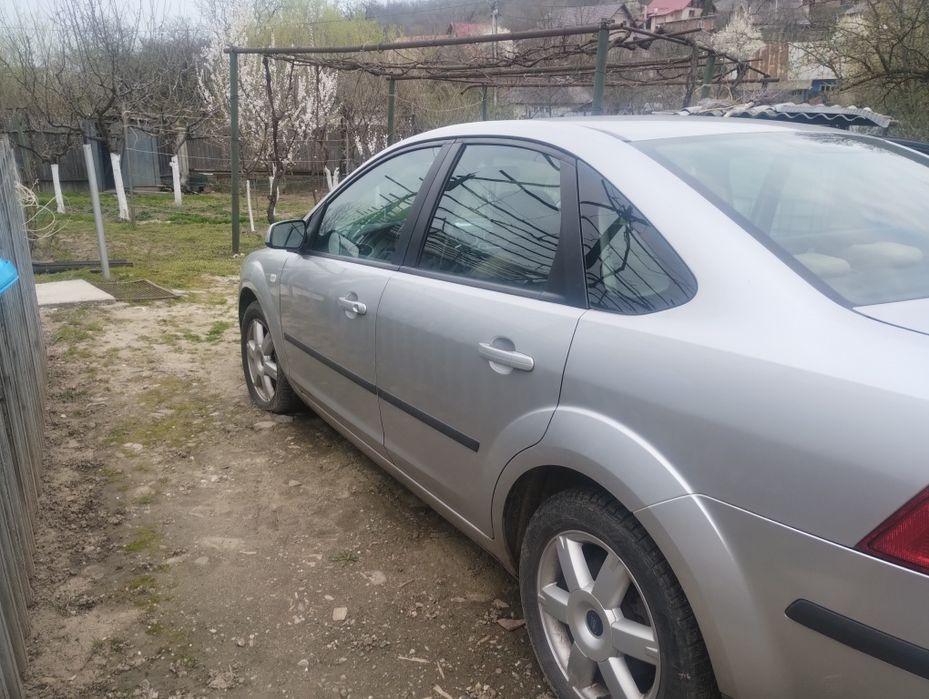 Vând Ford Focus Sedan