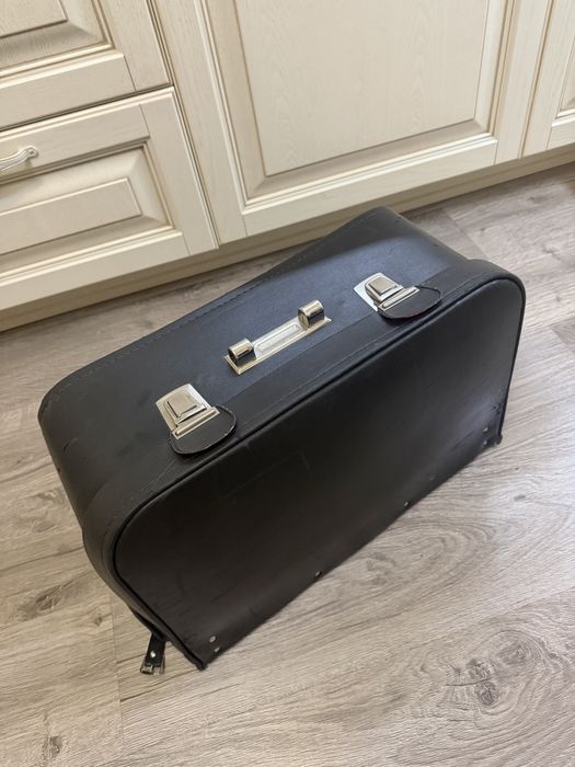 Продам швейную машинку