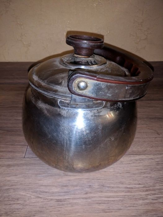 Чайник 1,7 литра бу, станция метро Москва
