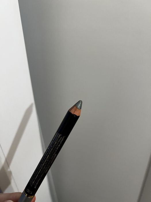 Отдам бесплатно урашения