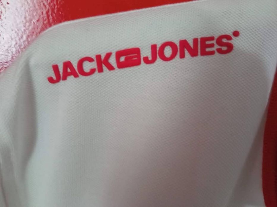 Нова със етикет.  Мъжка оригинална блузка.   JACK JONES