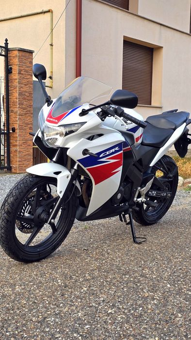HONDA CBR125R Alb, Toba Sport SCORPION, An 2013, 30.537km, Schimb de Ulei Bonus, Ofer Transport