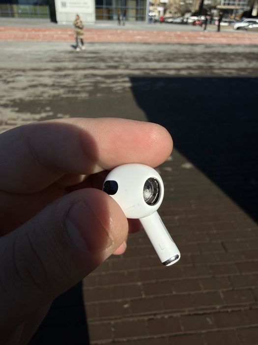 продаю Airpods 3