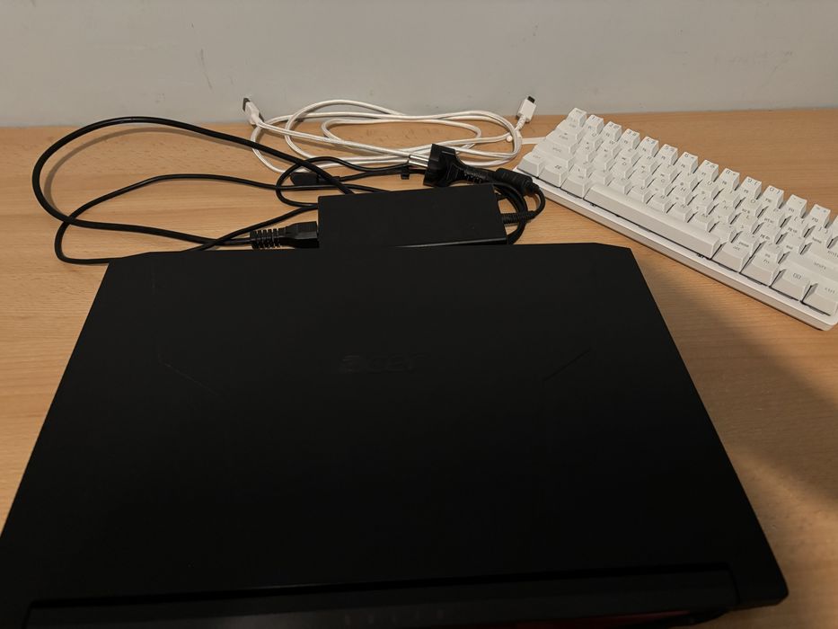 Acer Nitro AN517-41 - Ryzen 7 5800H / RTX 3080 / 32GB RAM / 1 TB SSD + ПОДАРЪК Razer Huntsman Mini 60%