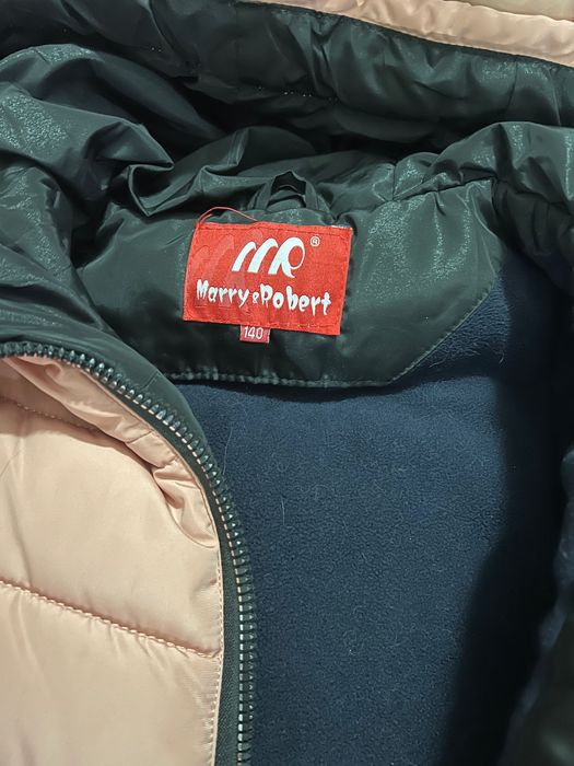 Продам зимнюю куртку для девочки подростка