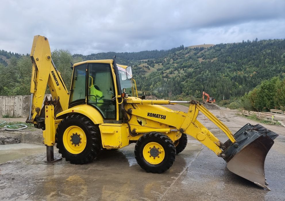 Buldoexcavator komatsu