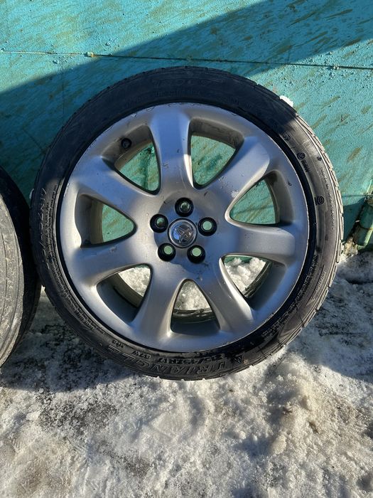 Продам шины с дисками на авенсис