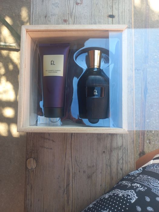 Parfum ÈL încă în cutie nefolosit