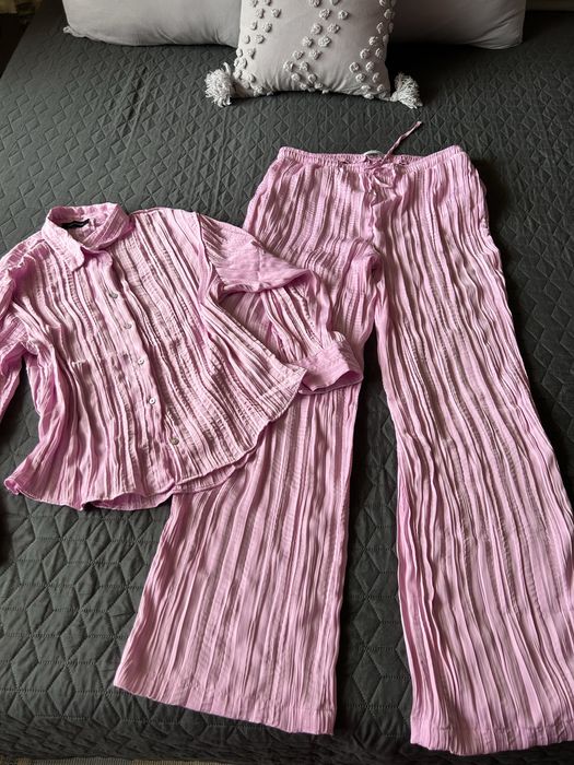 Модерен комплект в розово