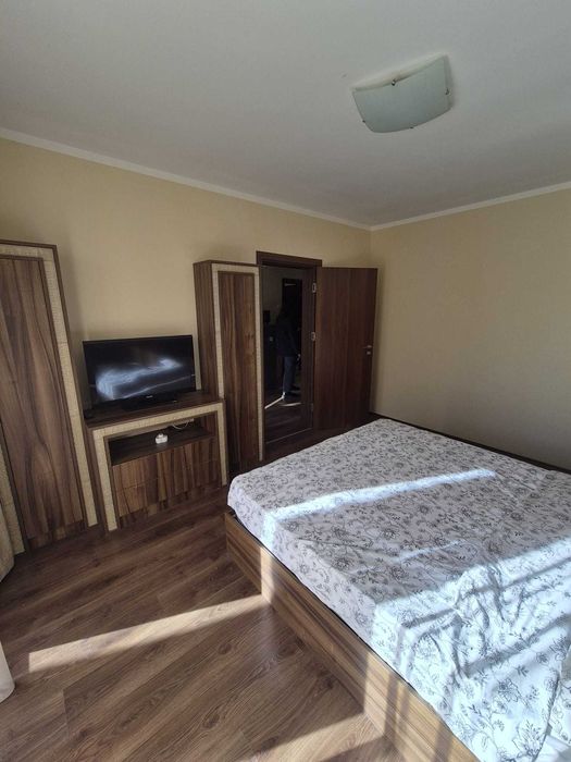 Дава се под наем Двустаен апартамент в Варна, Цветен квартал - 70 кв.м за 600 € - Снимка #6