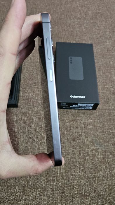 Samsung Galaxy S24 – 128 GB – IMPECABIL – Prim proprietar