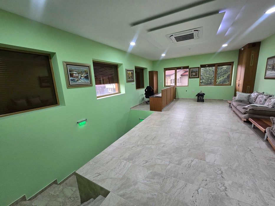 Продава се хотел