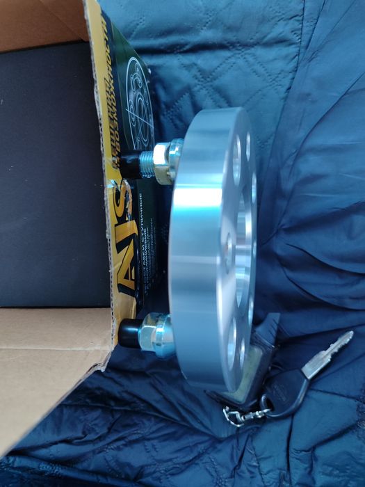 Продам проставки под диски 4*114.3