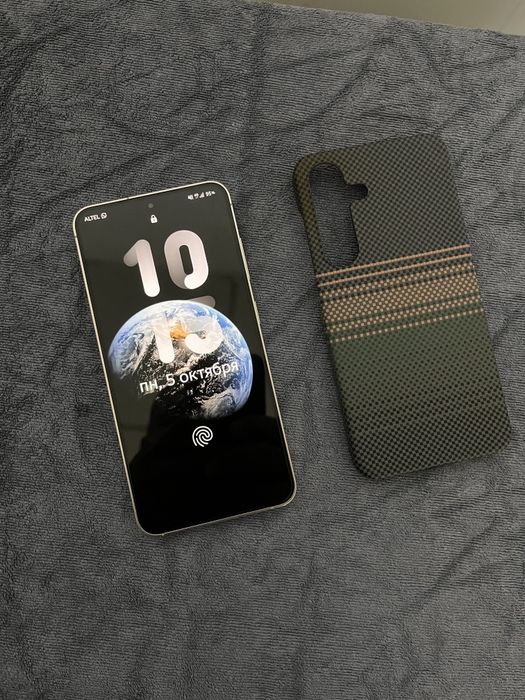 Продам Samsung S24   8/128
