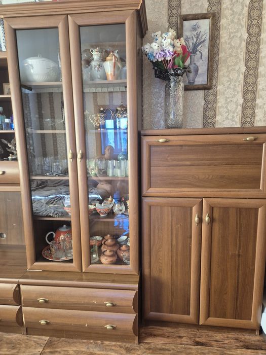 Продам гарнитур в нормальном состоянии