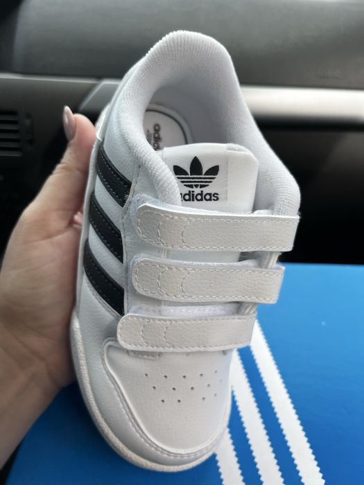 Маратонки adidas