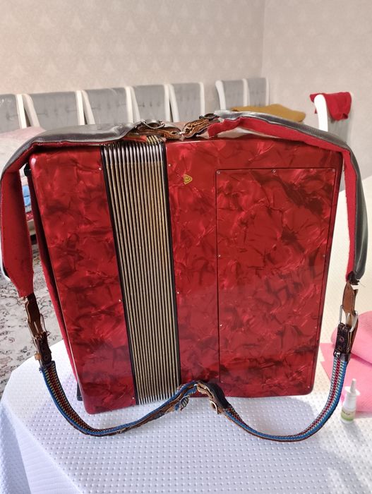 Продается немецкий баян Баркароле