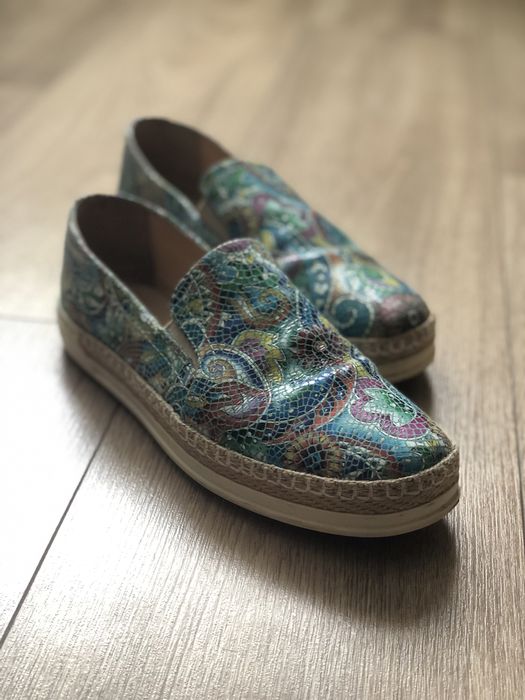 Мокасини от естествена кожа