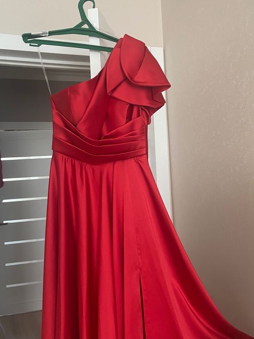 Вечернее платье на выпускной