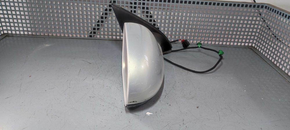 Oglinda dreapta volkswagen vw golf 6 break an 2010 cod culoare LR7L