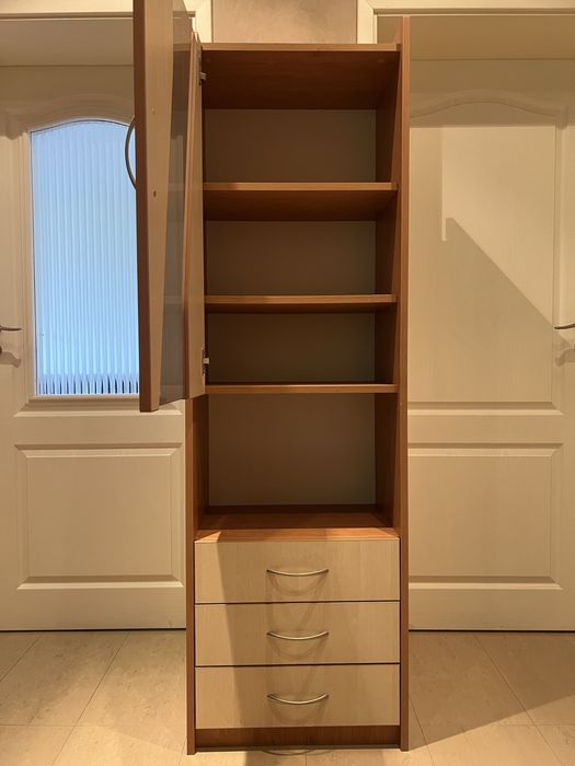 Шкаф в отлично състояние