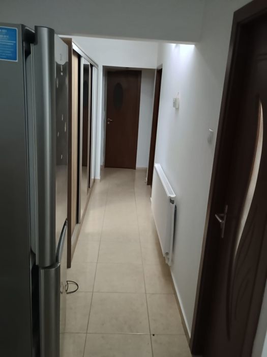 Inchiriez apartament 3 camere