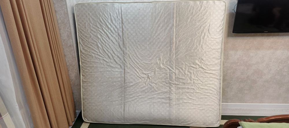 Кравать сотилади