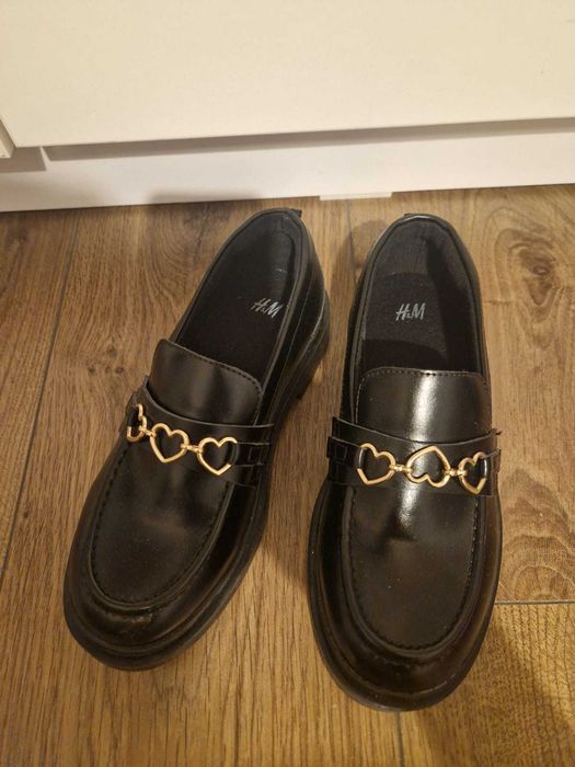 Mocasini H&M Fete mărimea 31 - Detaliu inimi aurii