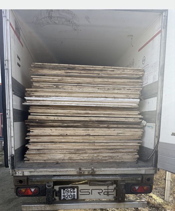 Panouri tego provenite dupa semi-remorci