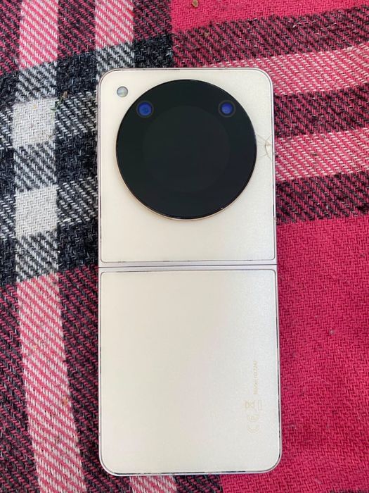 телефон Nubia flip 5g 8/256
