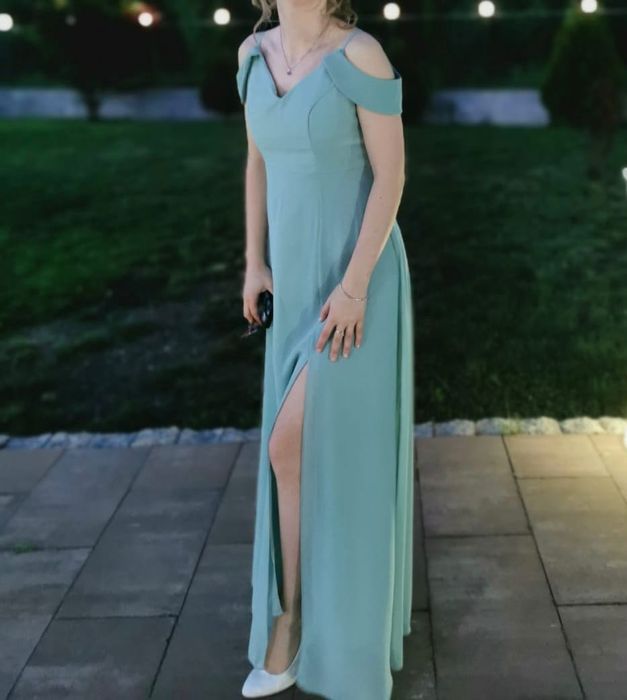 Vand rochie lunga de ocazie