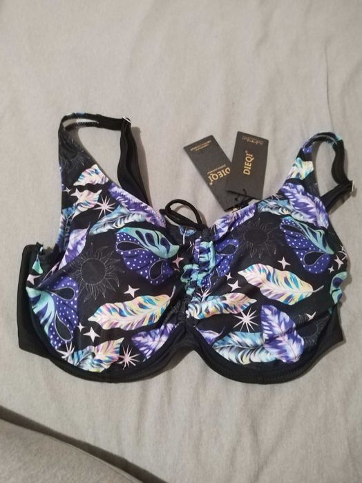 Голям бански с меки чашки