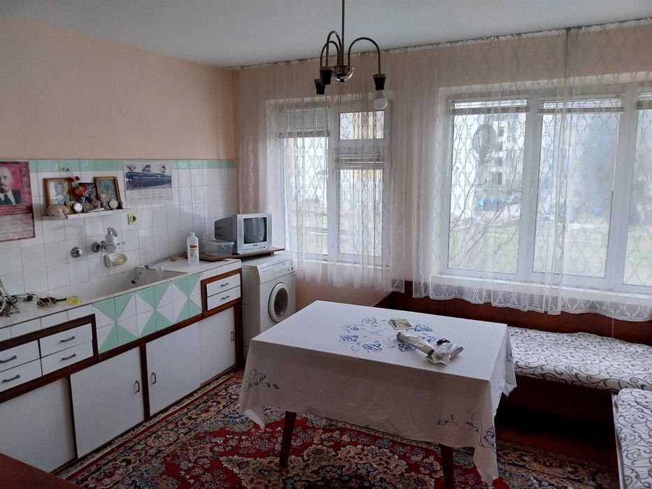 Продава се Четиристаен апартамент в Асеновград - 108 кв.м за 935 €/кв.м - Снимка #1