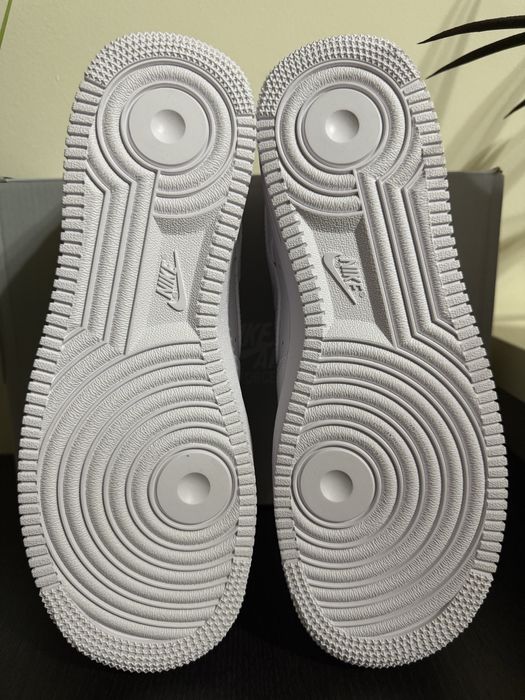 Nike Air Force 1 Triple White