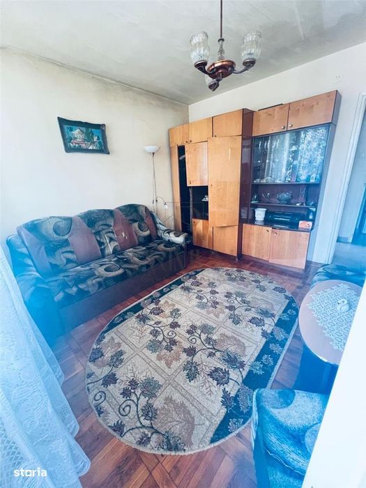 Circumvalatiunii - 2 Camere -Etajul 1 - De Renovat - Zona Excelenta