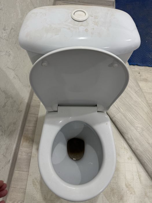 Продам унитаз б/у в целом отличном состоянии