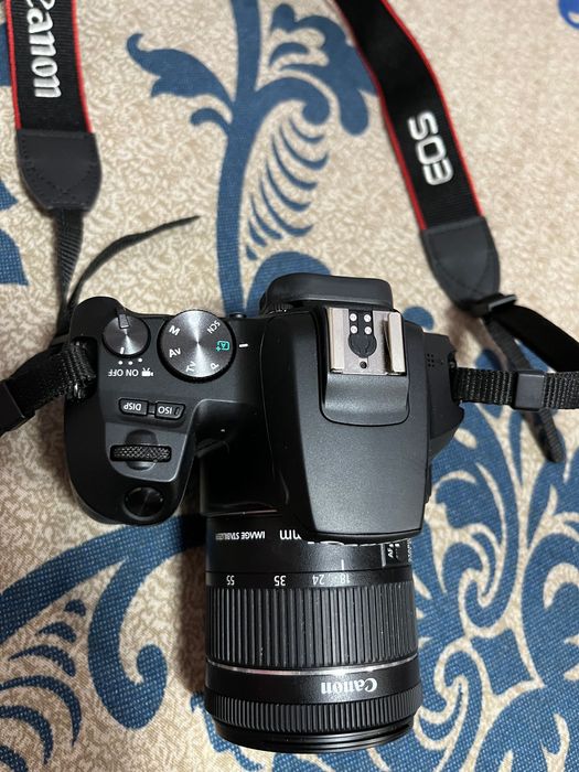 Фотоапарат Canon EOS 250D