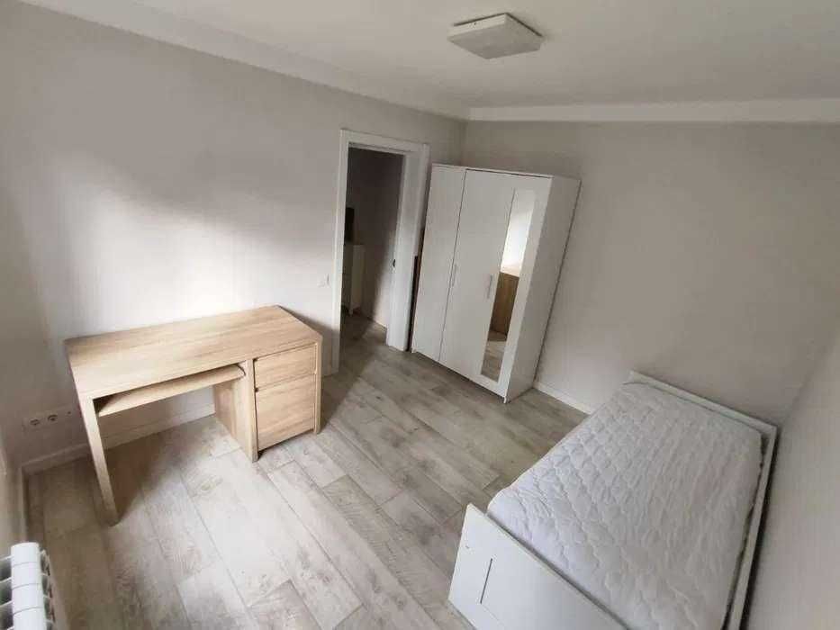 Дава се под наем Тристаен апартамент в София, Зона Б-18 - 90 кв.м за 797.64 € - Снимка #4