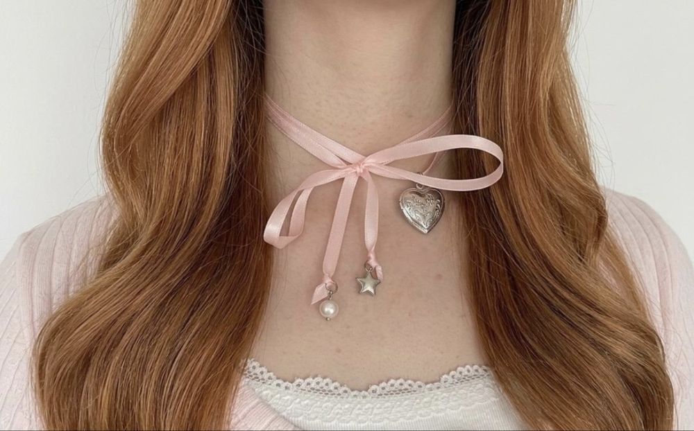 Красивый чокер с сердечком