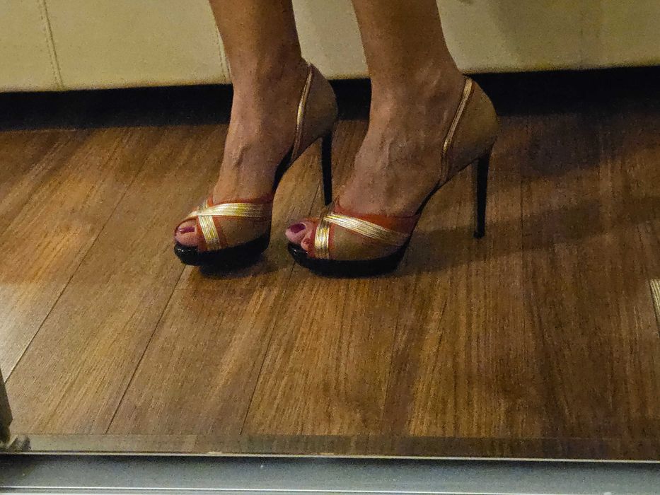 Pantofi Ocazie IL PASSO Masura 39 Nude/Corai/Negru