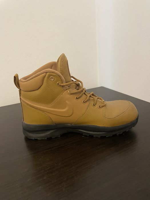Adidasi/Ghete Nike Manoa marimea 39