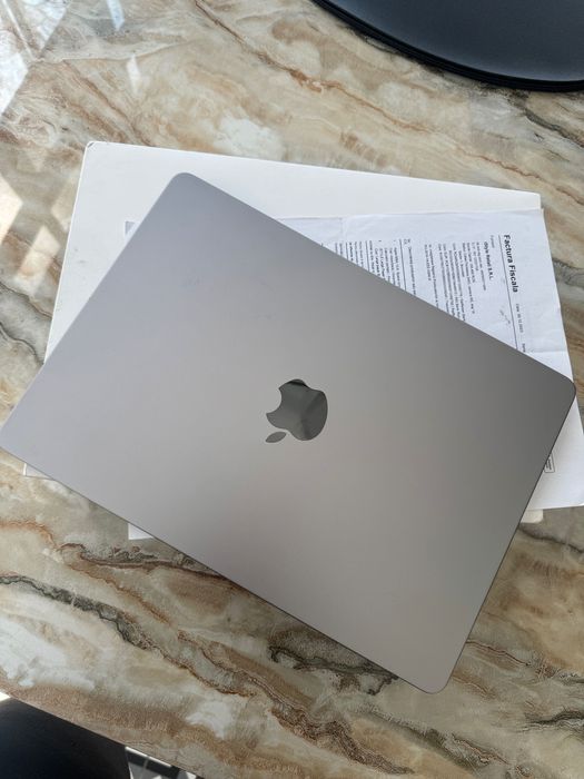 MacBook Air 13” M2 2022 Space Gray 256GB / 8GB RAM – Stare Excelentă
